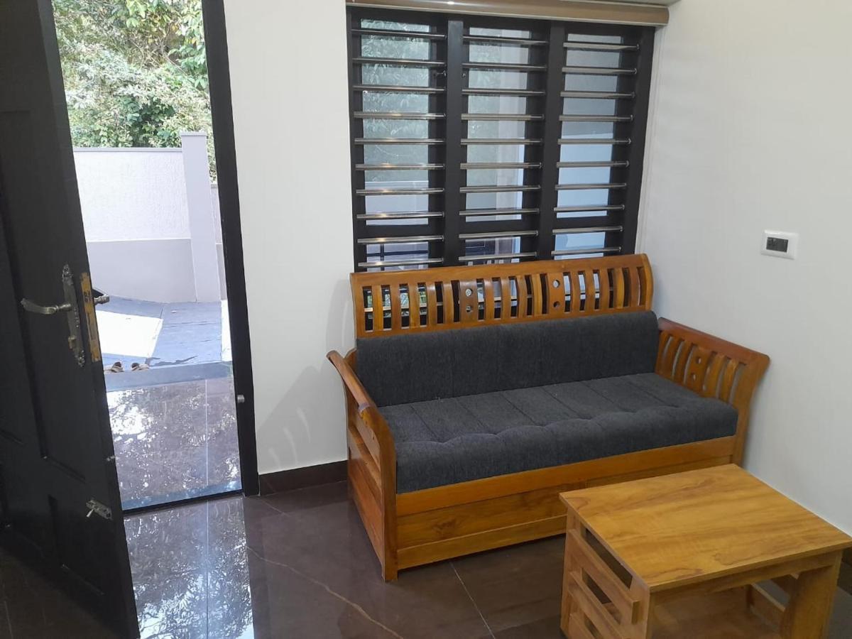 Milestone Inn Sultan Bathery Ngoại thất bức ảnh