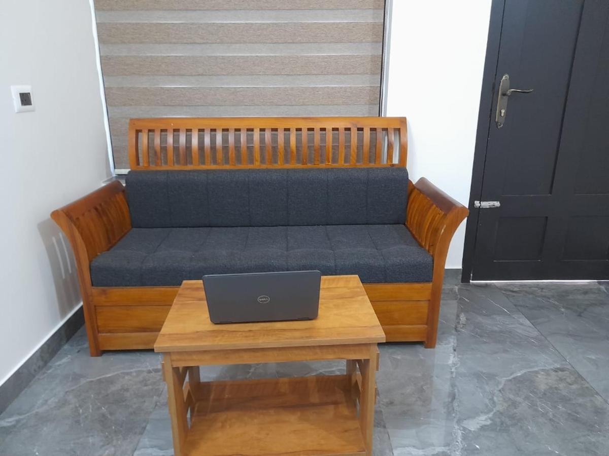 Milestone Inn Sultan Bathery Ngoại thất bức ảnh